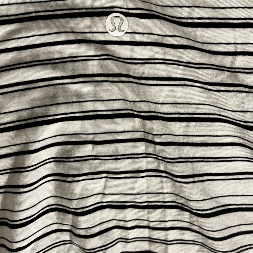 Lululemon - Picture 3 of 3